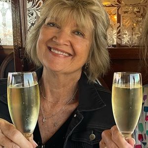 Meet your Posher, Carolea